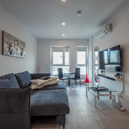 Fancy Penthouse With Lakeview W10