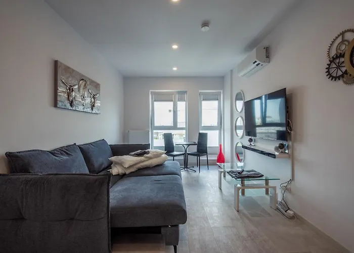 Fancy Penthouse With Lakeview W10