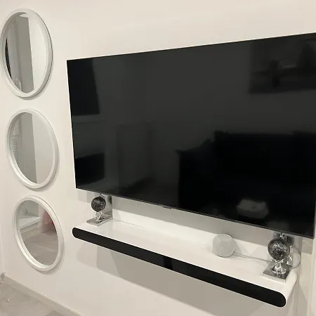 Fancy Penthouse With Lakeview W10 Апартаменти *