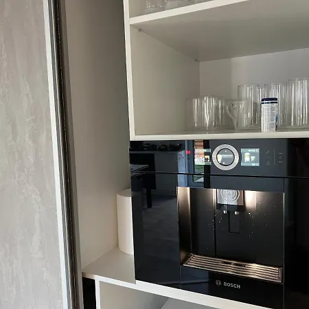 Fancy Penthouse With Lakeview W10 Διαμέρισμα *